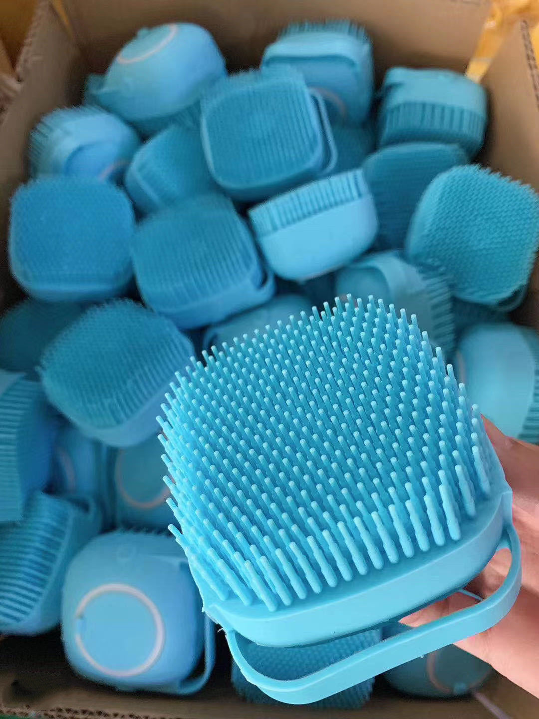 Fur & Fresh Silicone Shampoo & Massage Brush
